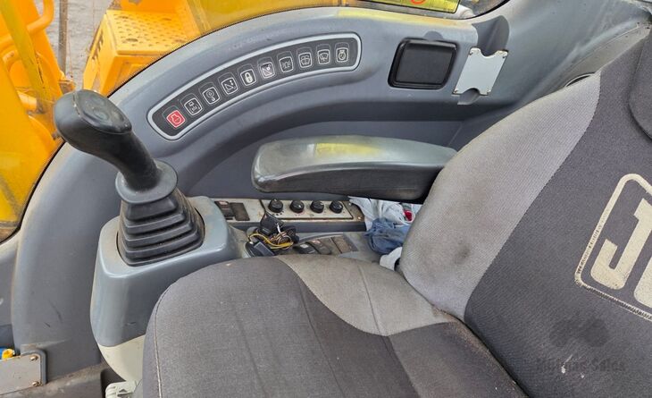 5c789455 b1b2 493c 9118 549ffc005e30